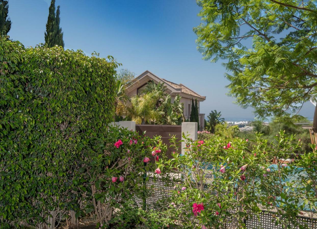 Amazing Two Bedroom Apartment In Los Flamingos, Marbella Estepona Eksteriør billede